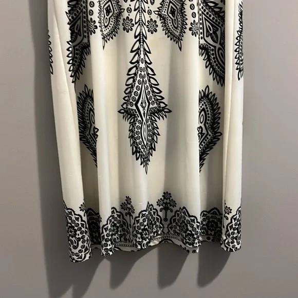 ABSTRACT A-LINE DRESS (10) - Picture 4 of 11